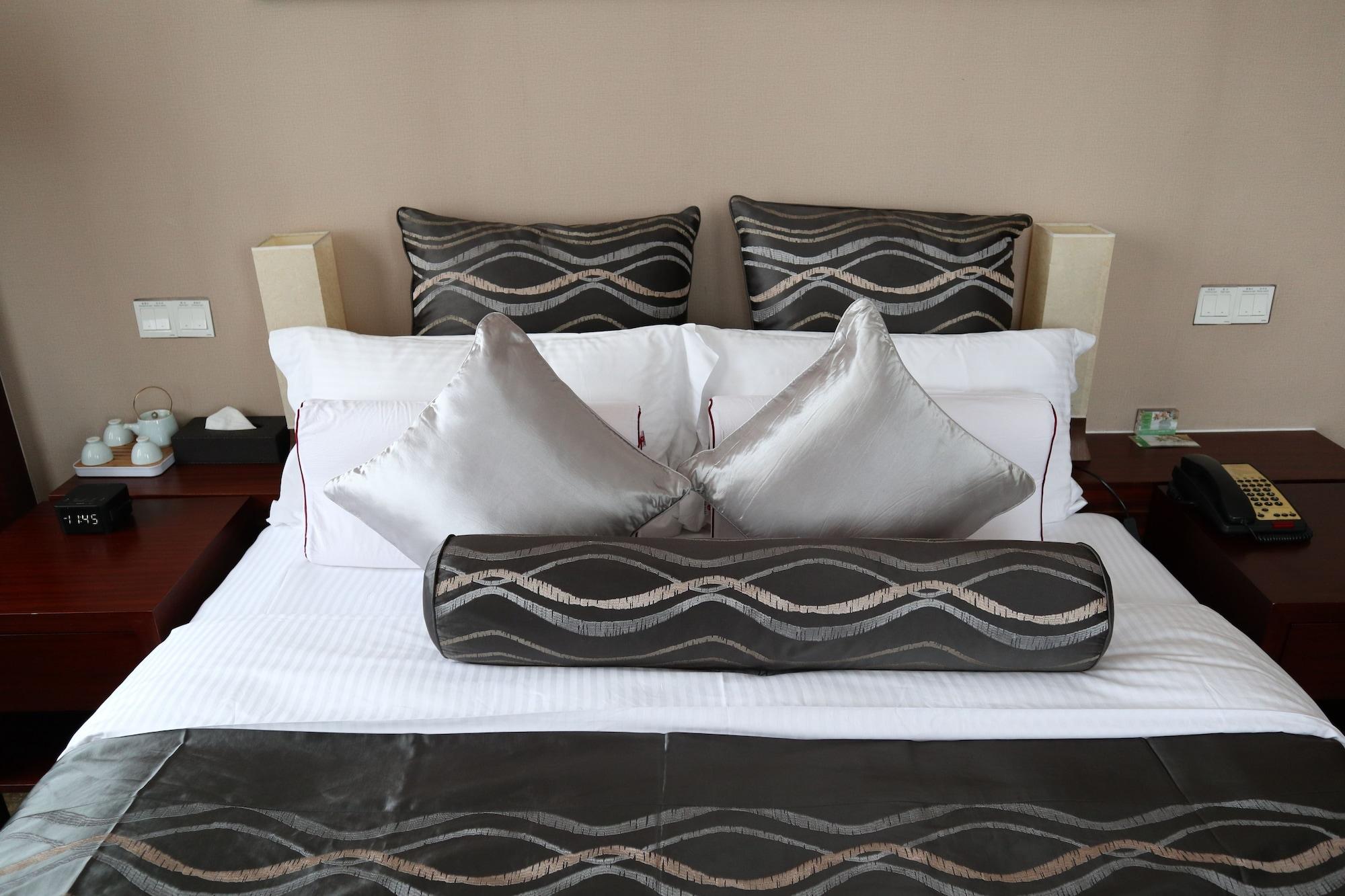 Ramada Plaza By Wyndham Shanghai Caohejing Hotel المظهر الخارجي الصورة