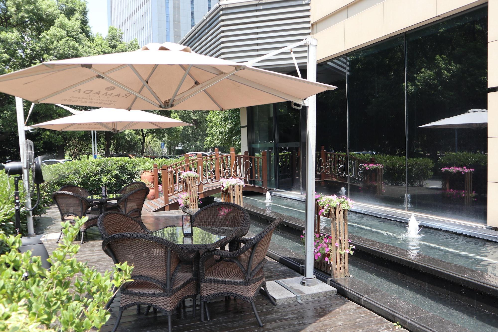 Ramada Plaza By Wyndham Shanghai Caohejing Hotel المظهر الخارجي الصورة