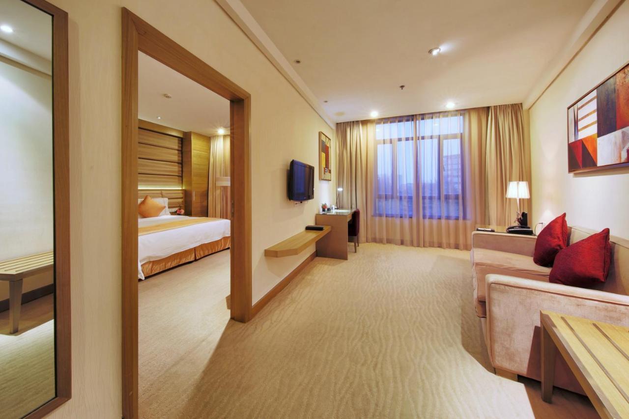 Ramada Plaza By Wyndham Shanghai Caohejing Hotel المظهر الخارجي الصورة